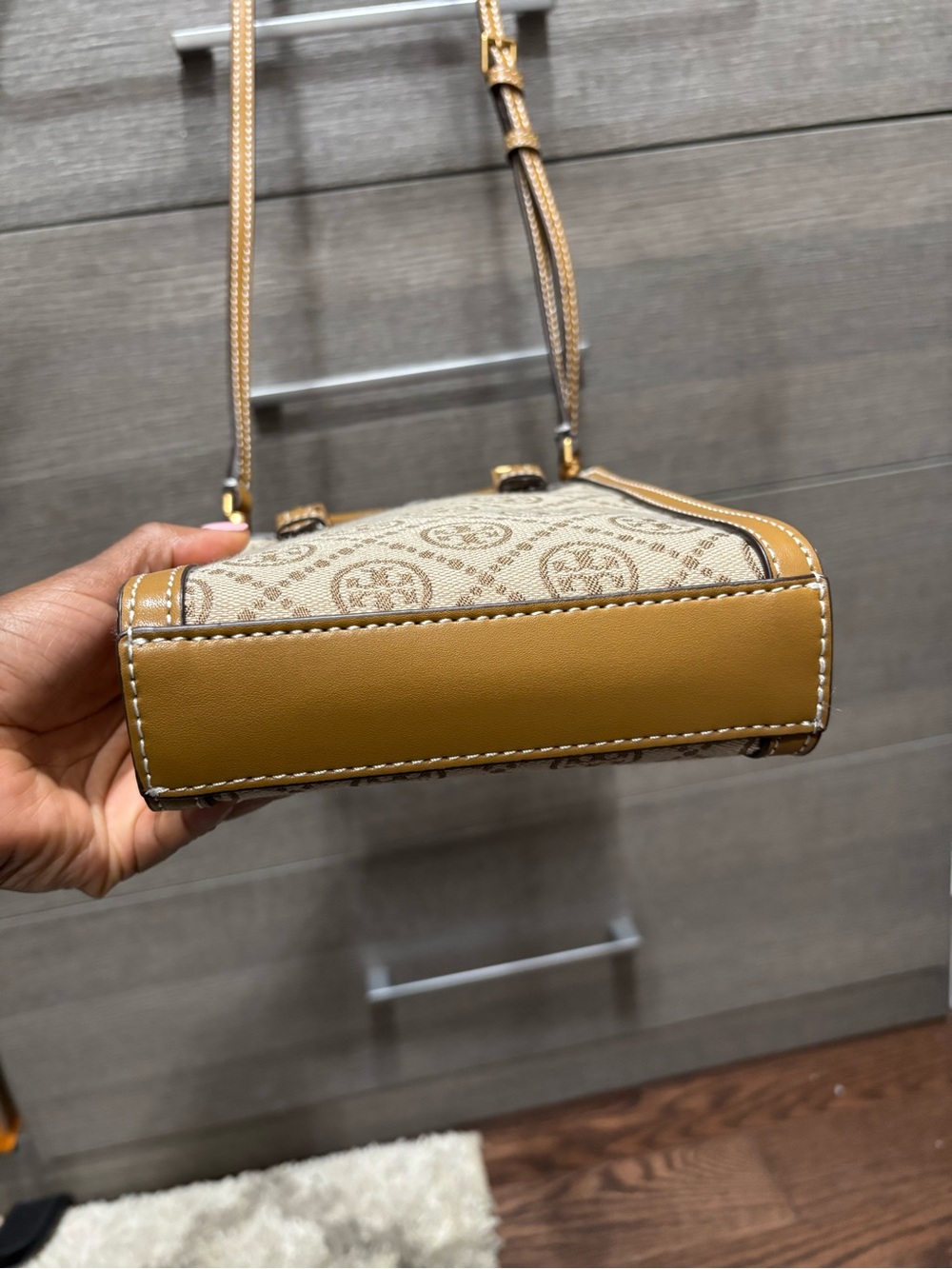 Tory Burch T Monogram Mini Tote - Picture 4 of 10